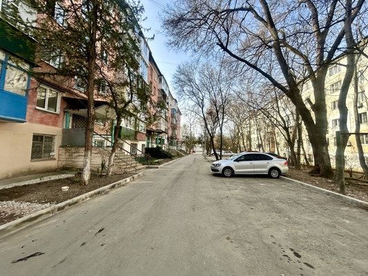 Продам трехкомнатную (3-комн.) квартиру, Ульянова Дмитрия ул, 20, Ялта г