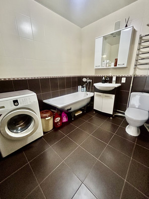 Продам трехкомнатную (3-комн.) квартиру, Ульянова Дмитрия ул, 20, Ялта г