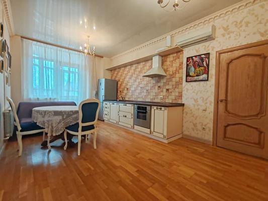 Продам трехкомнатную (3-комн.) квартиру, Ульяновская ул, 44/10, Ростов-на-Дону г