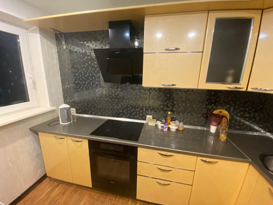 Продам трехкомнатную (3-комн.) квартиру, Зои Космодемьянской ул, 22, Мурманск г