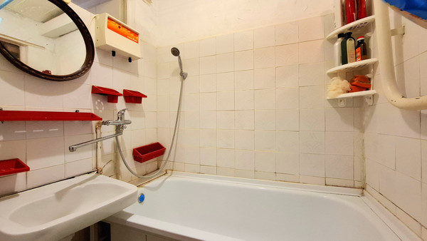 Продам трехкомнатную (3-комн.) квартиру, Андропова ул, 35, Ступино г