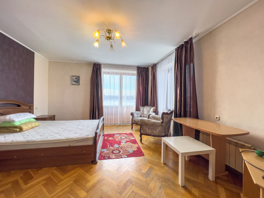 Продам трехкомнатную (3-комн.) квартиру, Дальневосточная ул, 142, Иркутск г