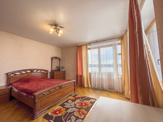 Продам трехкомнатную (3-комн.) квартиру, Дальневосточная ул, 142, Иркутск г