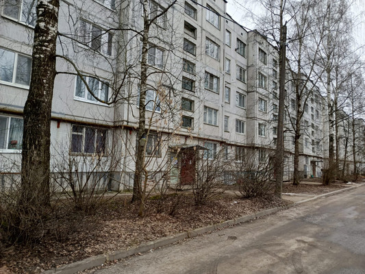 Продам двухкомнатную (2-комн.) квартиру, 42, Новый Свет п