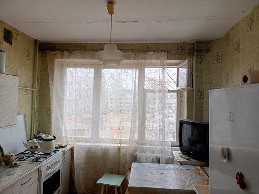 Продам двухкомнатную (2-комн.) квартиру, 42, Новый Свет п