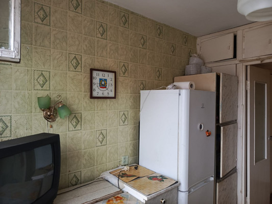 Продам двухкомнатную (2-комн.) квартиру, 42, Новый Свет п