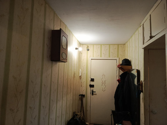 Продам двухкомнатную (2-комн.) квартиру, 42, Новый Свет п