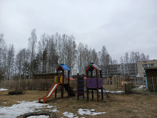 Продам двухкомнатную (2-комн.) квартиру, 42, Новый Свет п