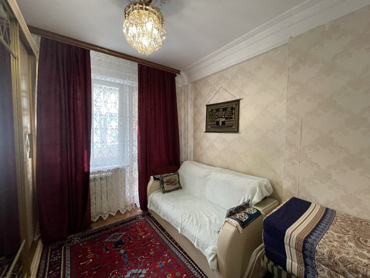 Продам двухкомнатную (2-комн.) квартиру, Амет-хана Султана пр-кт, 16, Махачкала г
