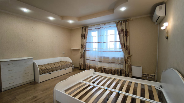 Продам трехкомнатную (3-комн.) квартиру, Победы пр-кт, 295А, Челябинск г