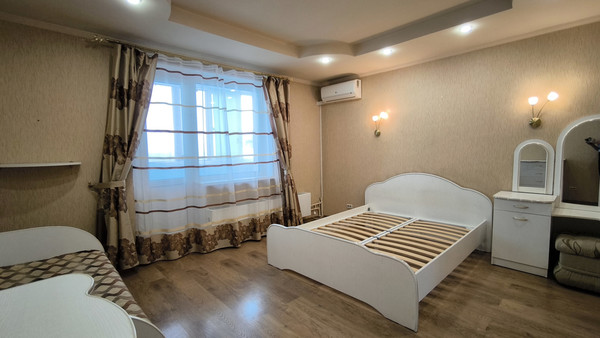 Продам трехкомнатную (3-комн.) квартиру, Победы пр-кт, 295А, Челябинск г