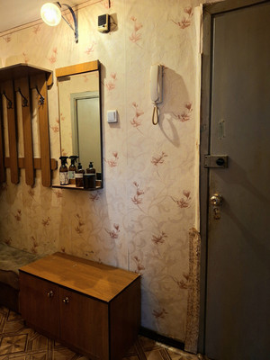 Продам комнату в 3-комн. квартире, Коммуны ул, 48, Санкт-Петербург г
