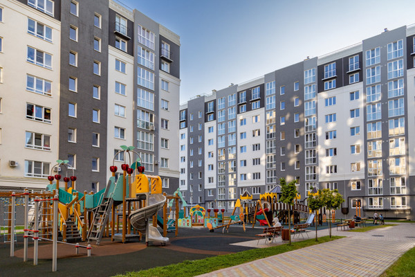 Продам трехкомнатную (3-комн.) квартиру, Суздальская ул, 15к3, Калининград г