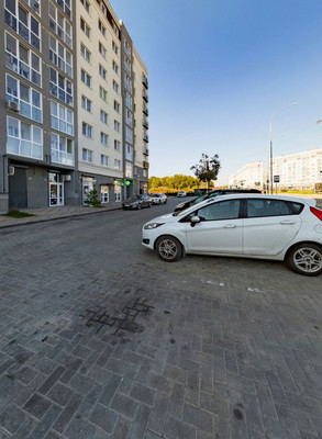 Продам трехкомнатную (3-комн.) квартиру, Суздальская ул, 15к3, Калининград г