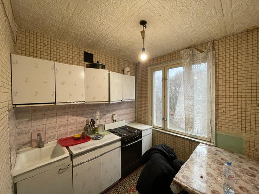 Продам трехкомнатную (3-комн.) квартиру, Литовский б-р, 11к5, Москва г
