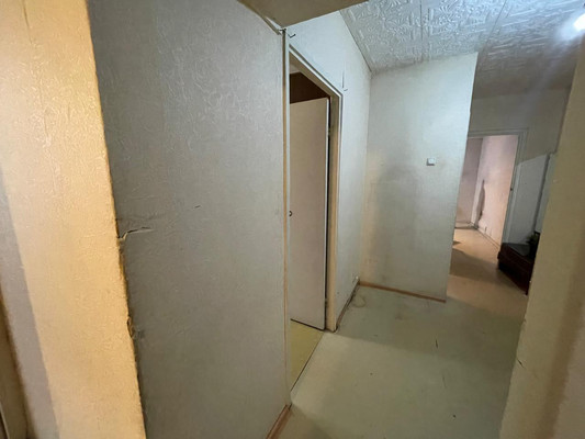 Продам трехкомнатную (3-комн.) квартиру, Литовский б-р, 11к5, Москва г