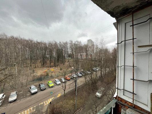 Продам трехкомнатную (3-комн.) квартиру, Литовский б-р, 11к5, Москва г