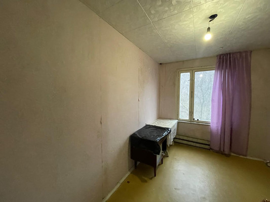 Продам трехкомнатную (3-комн.) квартиру, Литовский б-р, 11к5, Москва г