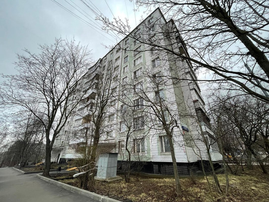 Продам трехкомнатную (3-комн.) квартиру, Литовский б-р, 11к5, Москва г