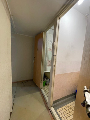 Продам трехкомнатную (3-комн.) квартиру, Литовский б-р, 11к5, Москва г