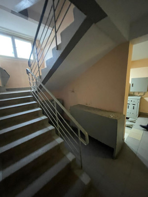 Продам трехкомнатную (3-комн.) квартиру, Литовский б-р, 11к5, Москва г