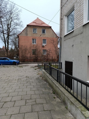 Продам коммерческое помещение 91,5 м2, Озерная ул, 8-12, Калининград г
