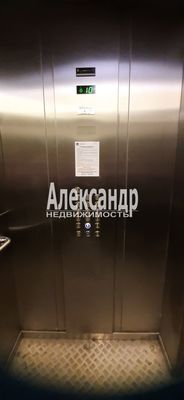 Продам однокомнатную (1-комн.) квартиру, Старорусский пр-кт, 8к1, Шушары п