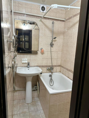 Продам трехкомнатную (3-комн.) квартиру, Киевская ул, 112, Симферополь г
