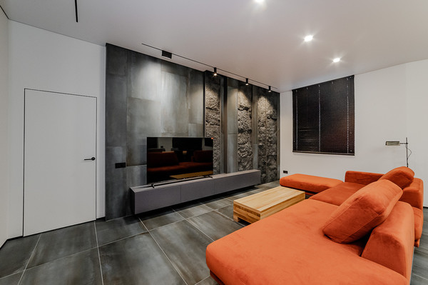 Сдам трехкомнатную (3-комн.) квартиру, Московская ул, 57к1, Краснодар г