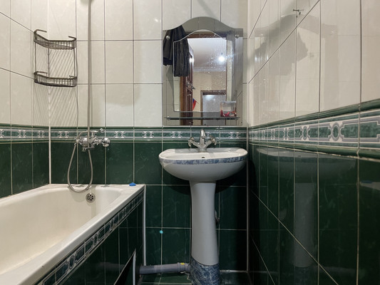 Продам двухкомнатную (2-комн.) квартиру, Керимова ул, 15кБ, Махачкала г