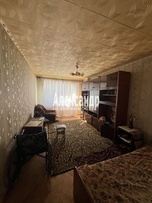 Продам трехкомнатную (3-комн.) квартиру, Комсомольская ул, 2к1, Советский гп