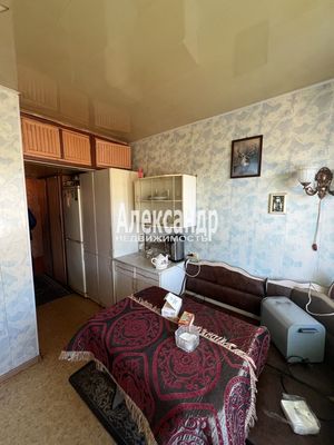 Продам трехкомнатную (3-комн.) квартиру, Комсомольская ул, 2к1, Советский гп