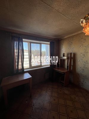 Продам трехкомнатную (3-комн.) квартиру, Комсомольская ул, 2к1, Советский гп