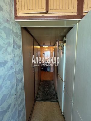Продам трехкомнатную (3-комн.) квартиру, Комсомольская ул, 2к1, Советский гп