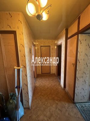 Продам трехкомнатную (3-комн.) квартиру, Комсомольская ул, 2к1, Советский гп