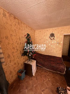 Продам трехкомнатную (3-комн.) квартиру, Комсомольская ул, 2к1, Советский гп