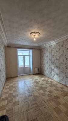 Продам трехкомнатную (3-комн.) квартиру, Соловьева ул, 9, Пермь г