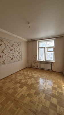 Продам трехкомнатную (3-комн.) квартиру, Соловьева ул, 9, Пермь г