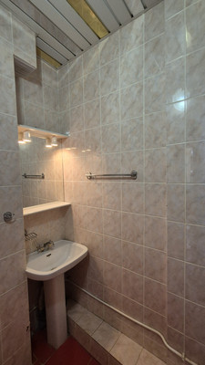 Продам трехкомнатную (3-комн.) квартиру, Соловьева ул, 9, Пермь г