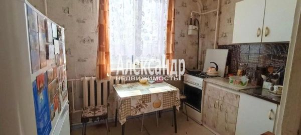Продам трехкомнатную (3-комн.) квартиру, Дружбы пл, д. 17, Елизаветино п