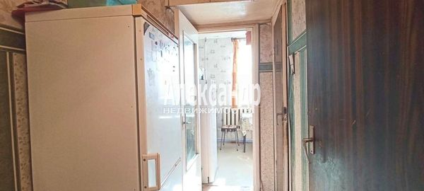 Продам трехкомнатную (3-комн.) квартиру, Дружбы пл, д. 17, Елизаветино п