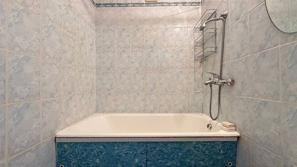 Продам двухкомнатную (2-комн.) квартиру, Бурденюка ул, 25, Челябинск г
