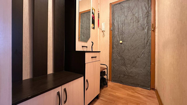 Продам двухкомнатную (2-комн.) квартиру, Бурденюка ул, 25, Челябинск г