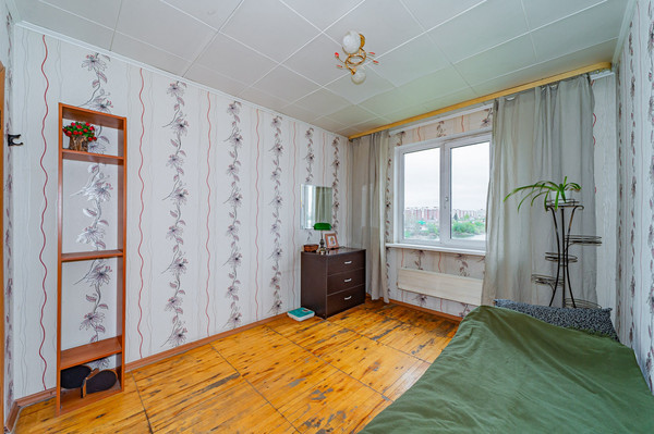 Продам трехкомнатную (3-комн.) квартиру, Колхозников ул, 83, Екатеринбург г
