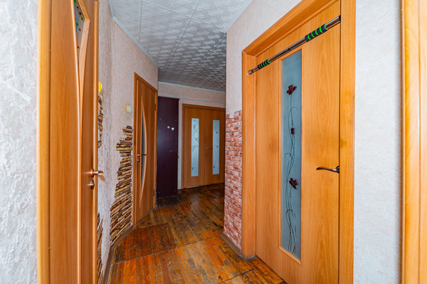 Продам трехкомнатную (3-комн.) квартиру, Колхозников ул, 83, Екатеринбург г