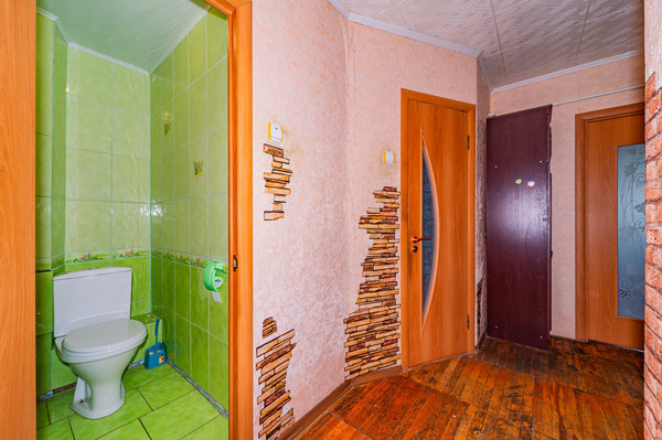 Продам трехкомнатную (3-комн.) квартиру, Колхозников ул, 83, Екатеринбург г