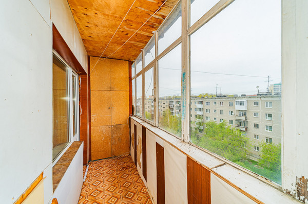 Продам трехкомнатную (3-комн.) квартиру, Колхозников ул, 83, Екатеринбург г