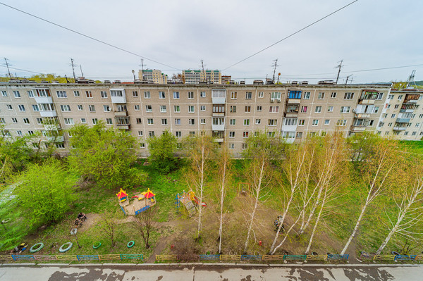 Продам трехкомнатную (3-комн.) квартиру, Колхозников ул, 83, Екатеринбург г