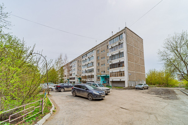 Продам трехкомнатную (3-комн.) квартиру, Колхозников ул, 83, Екатеринбург г