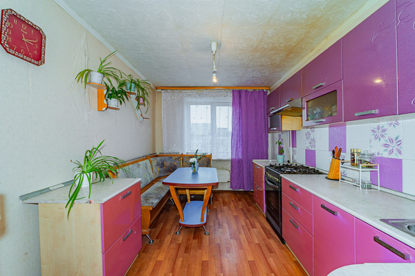 Продам трехкомнатную (3-комн.) квартиру, Колхозников ул, 83, Екатеринбург г